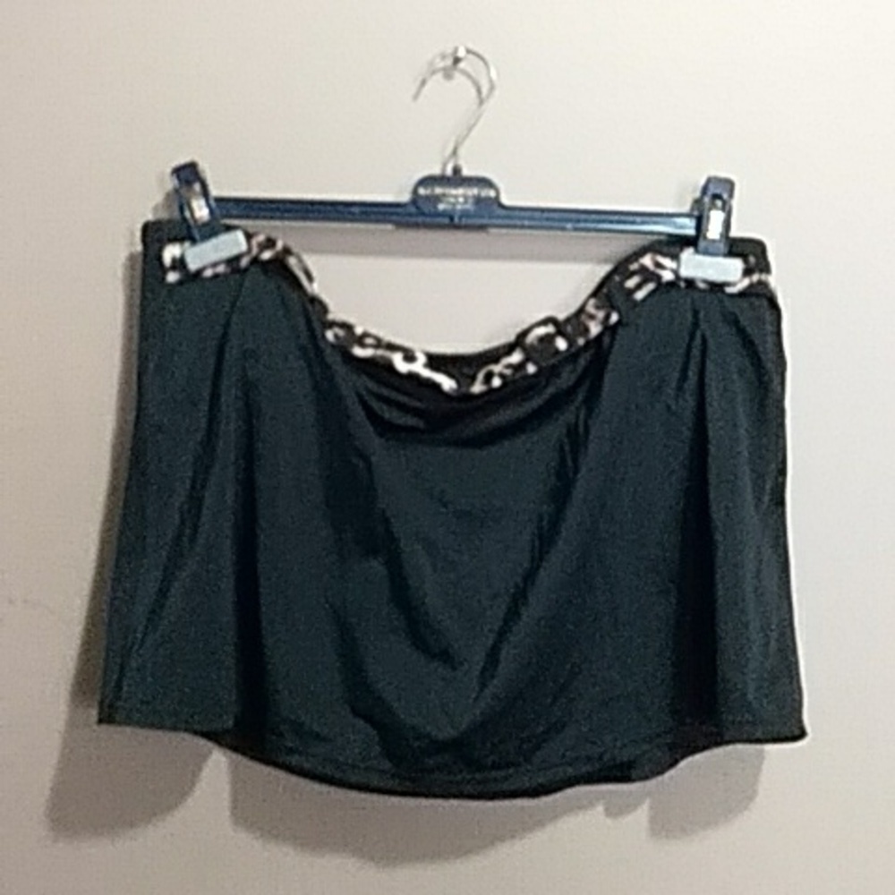 Jacqueline Smith swim skort size 18
